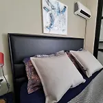 Francie\'S Apartment, Tirana