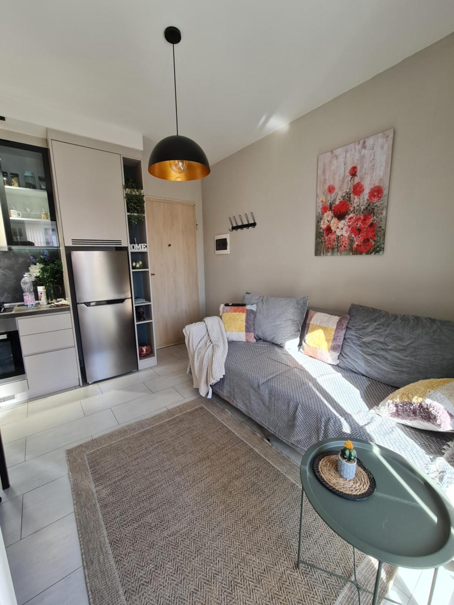 Francie's Apartment, Appartement Tirana